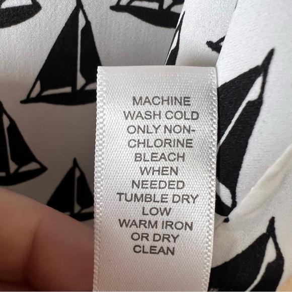 BANANA REPUBLIC Sailboat Nautical Sleeveless Button-Up Shirt Top Women’s Sz S - Picture 12 of 13